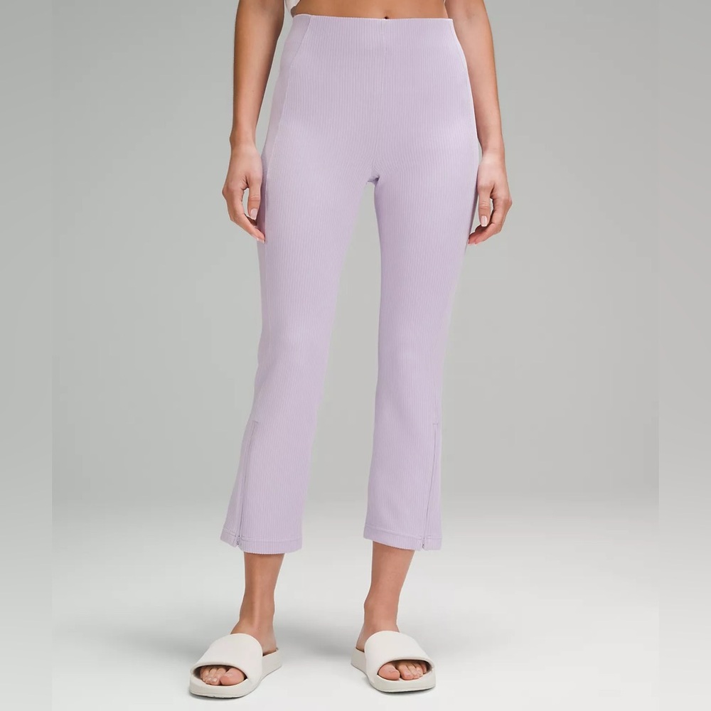 Lululemon Ribbed Softstreme Zip-Leg Straight-Flared Cropped Pant 25" (Lilac)